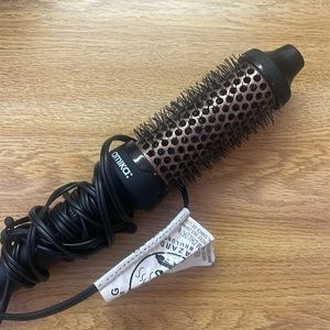 Amika thermal brush